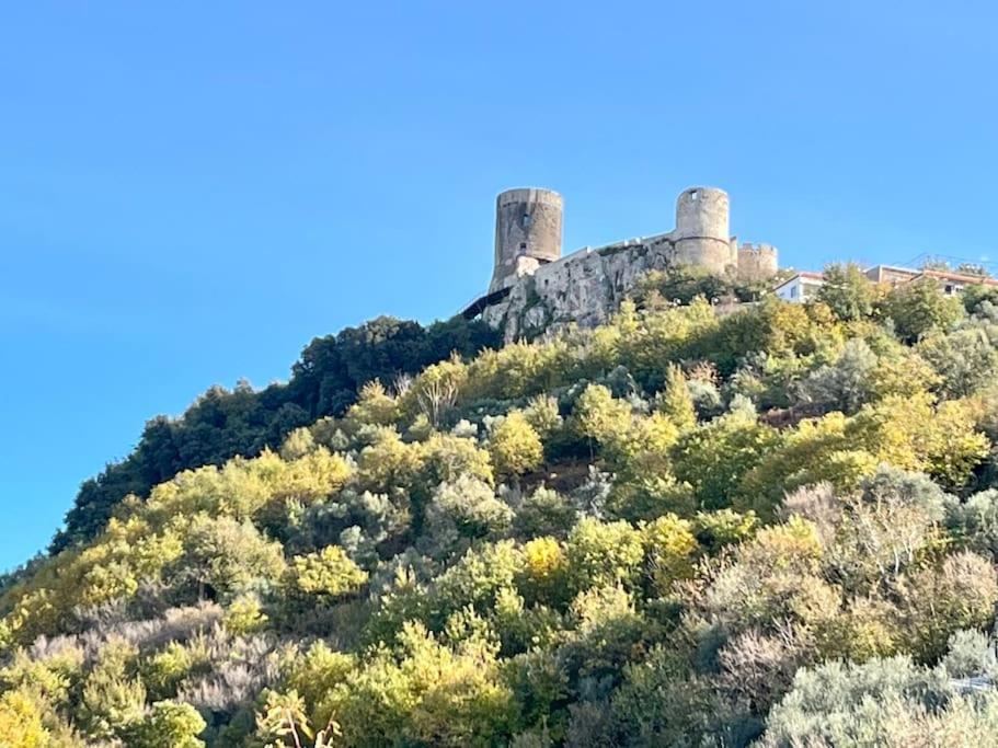 Casale Di Lusso Panoramico Lettere